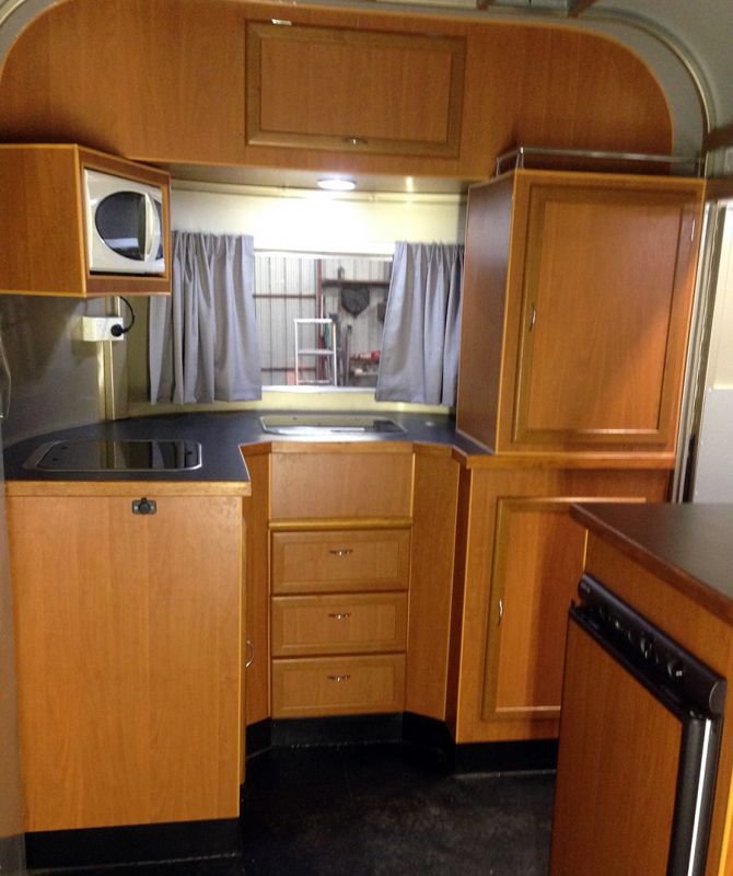 L&B Floats Custom horse floats, 2 horse floats, 3 horse floats